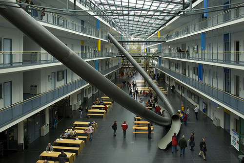 500x_giant-slides-in-technische-universitat-munchen-faculty.jpg